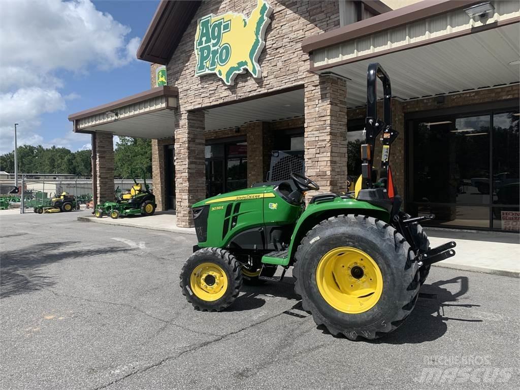 John Deere 3038E 小型拖拉机