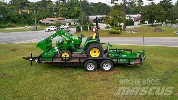John Deere 3038E 小型拖拉机