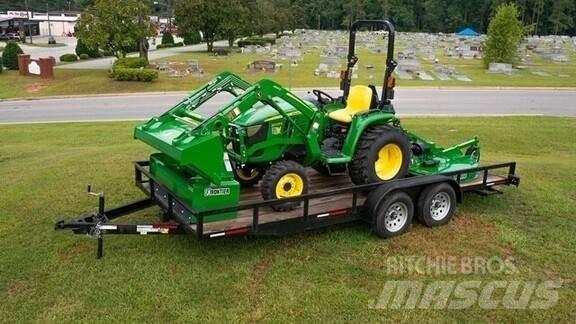 John Deere 3038E 小型拖拉机