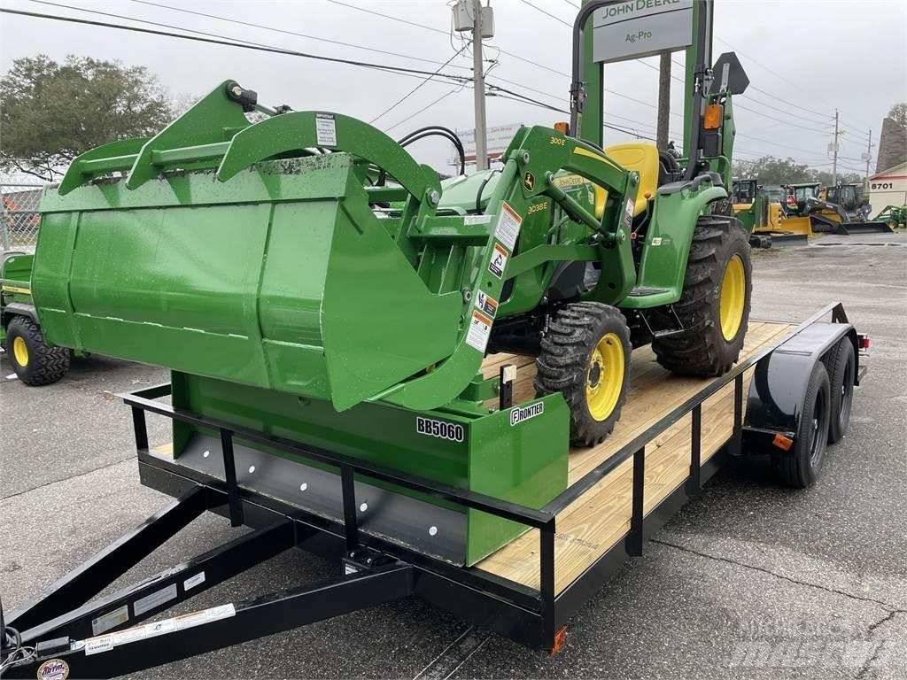 John Deere 3038E 小型拖拉机