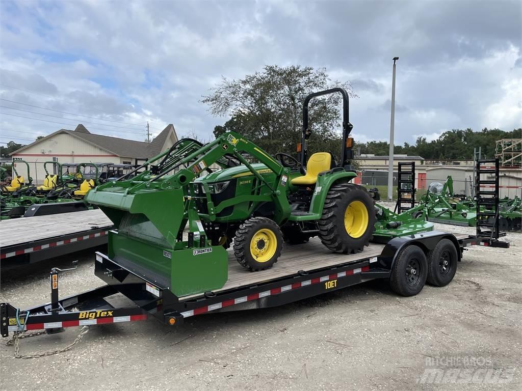 John Deere 3038E 小型拖拉机