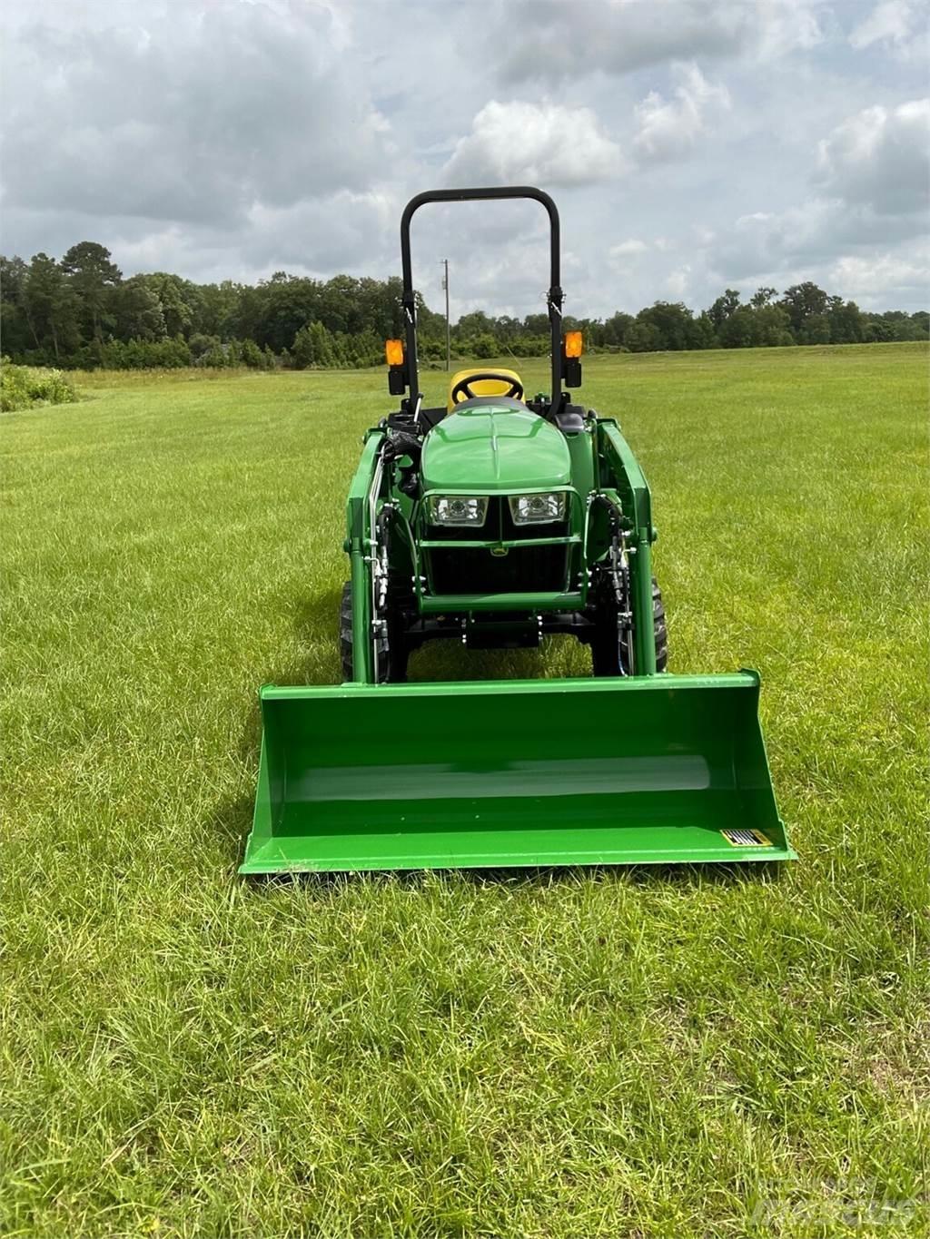 John Deere 3038E 小型拖拉机