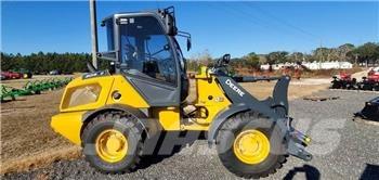 John Deere 304 G 小型装载机