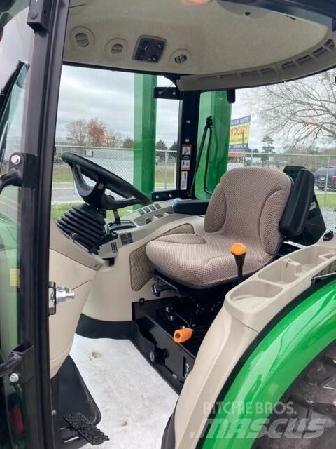 John Deere 3046R 拖拉机/农用车