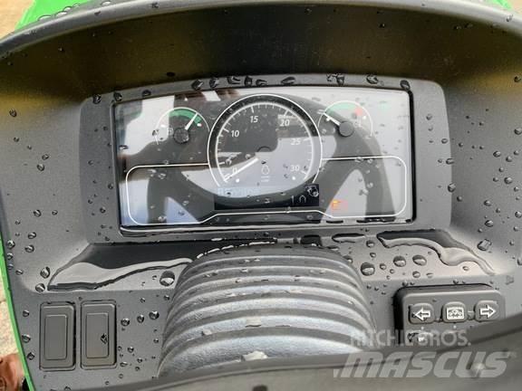 John Deere 3046R 拖拉机/农用车