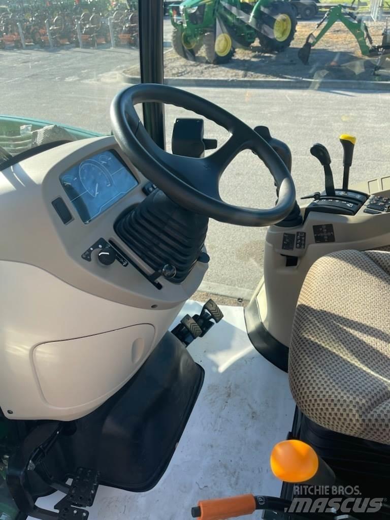 John Deere 3046R 拖拉机/农用车