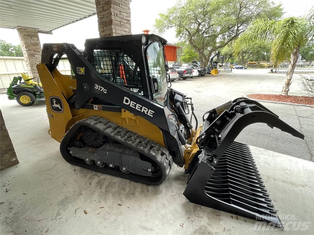John Deere 317G 小型装载机