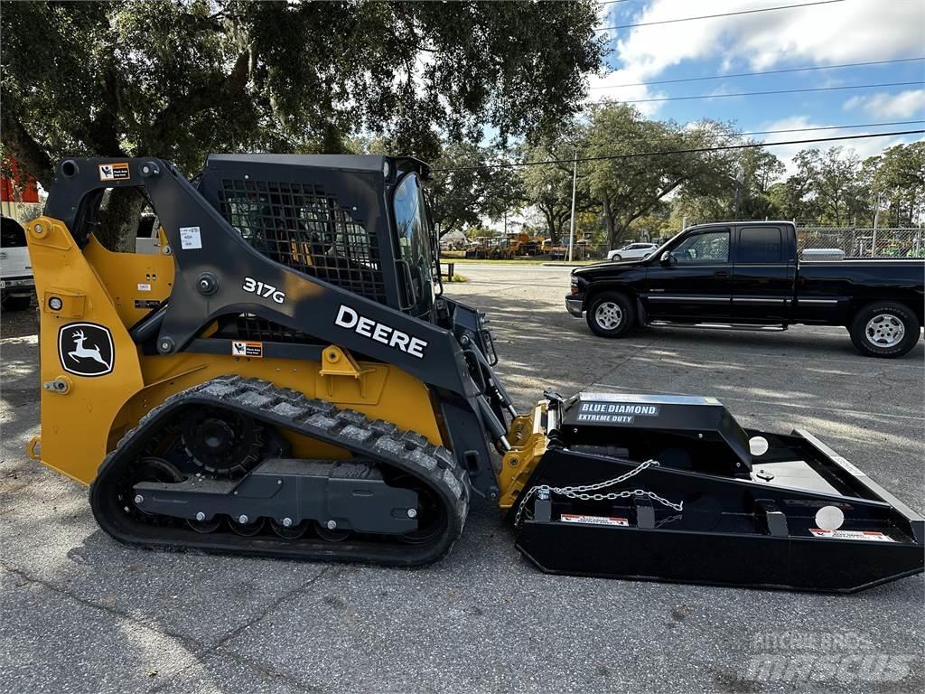 John Deere 317G 小型装载机