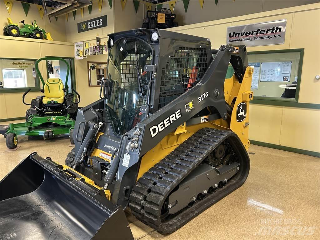 John Deere 317G 小型装载机