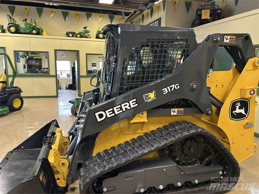 John Deere 317G 小型装载机