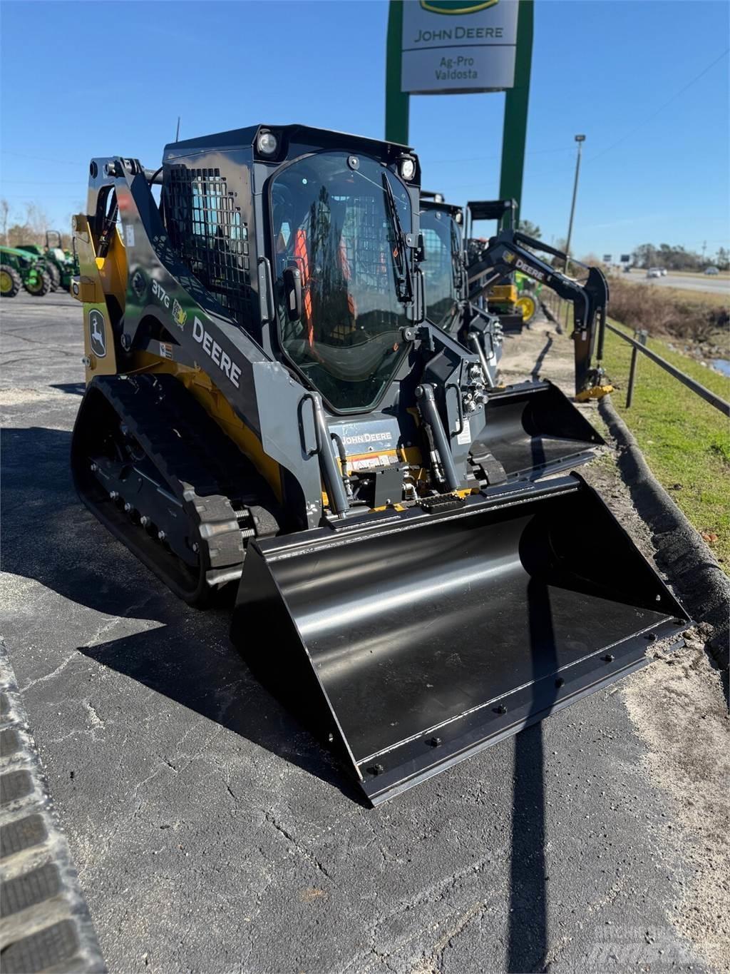 John Deere 317G 小型装载机