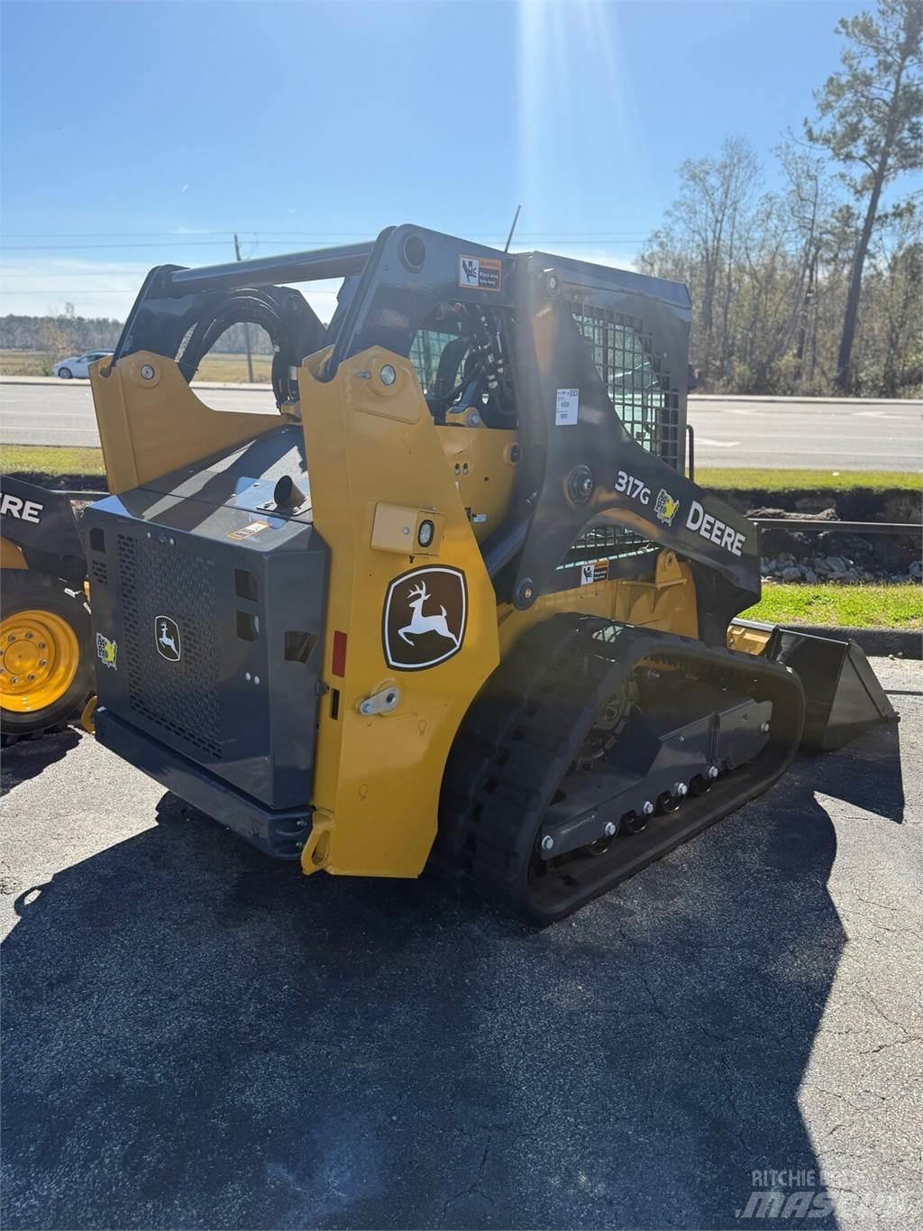 John Deere 317G 小型装载机