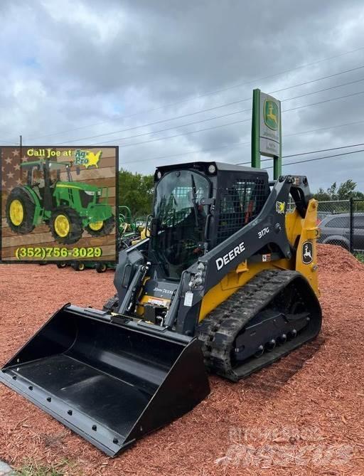 John Deere 317G 小型装载机