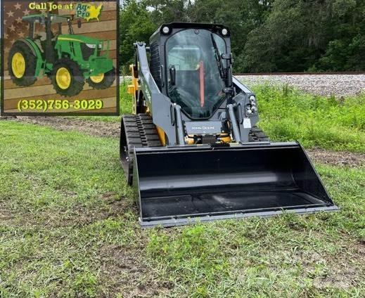 John Deere 317G 小型装载机