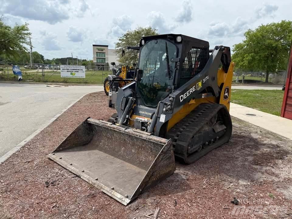 John Deere 317G 小型装载机