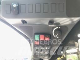 John Deere 317G 小型装载机