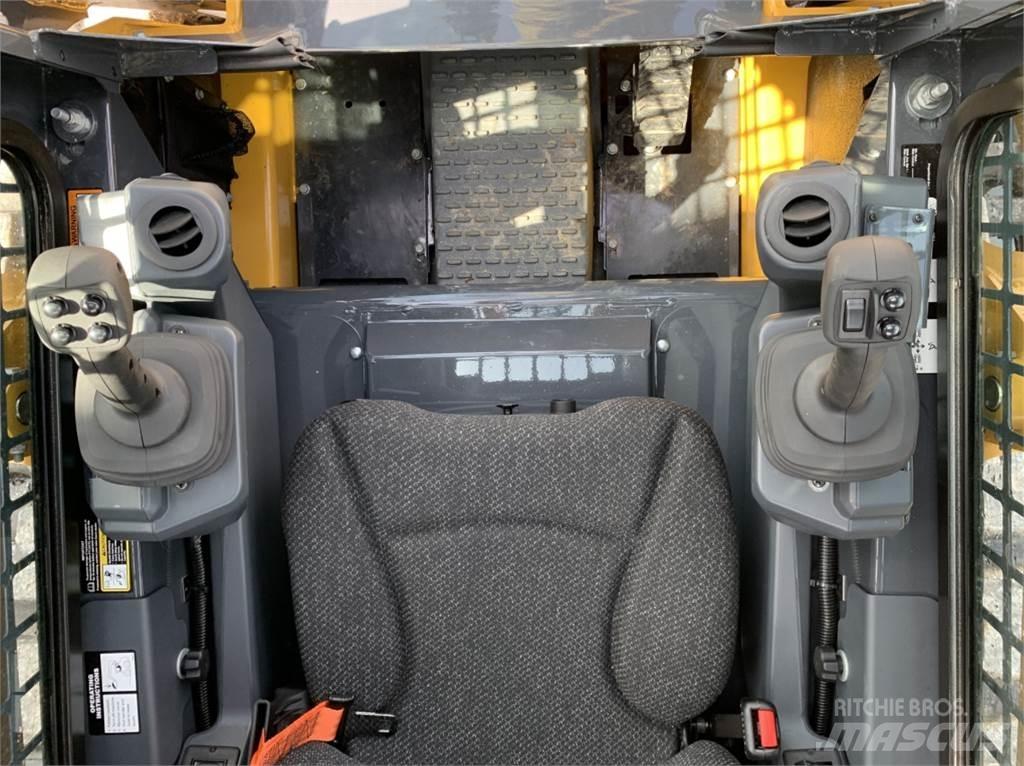 John Deere 317G 小型装载机