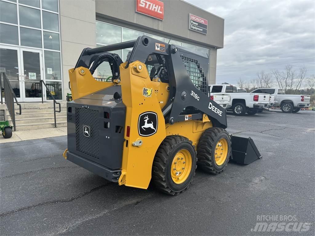 John Deere 318G 滑移装载机