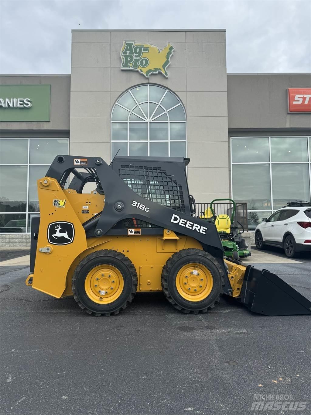 John Deere 318G 滑移装载机