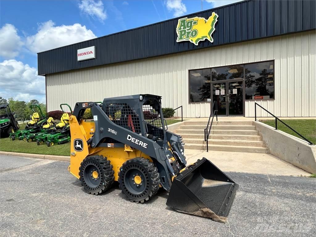 John Deere 318G 滑移装载机