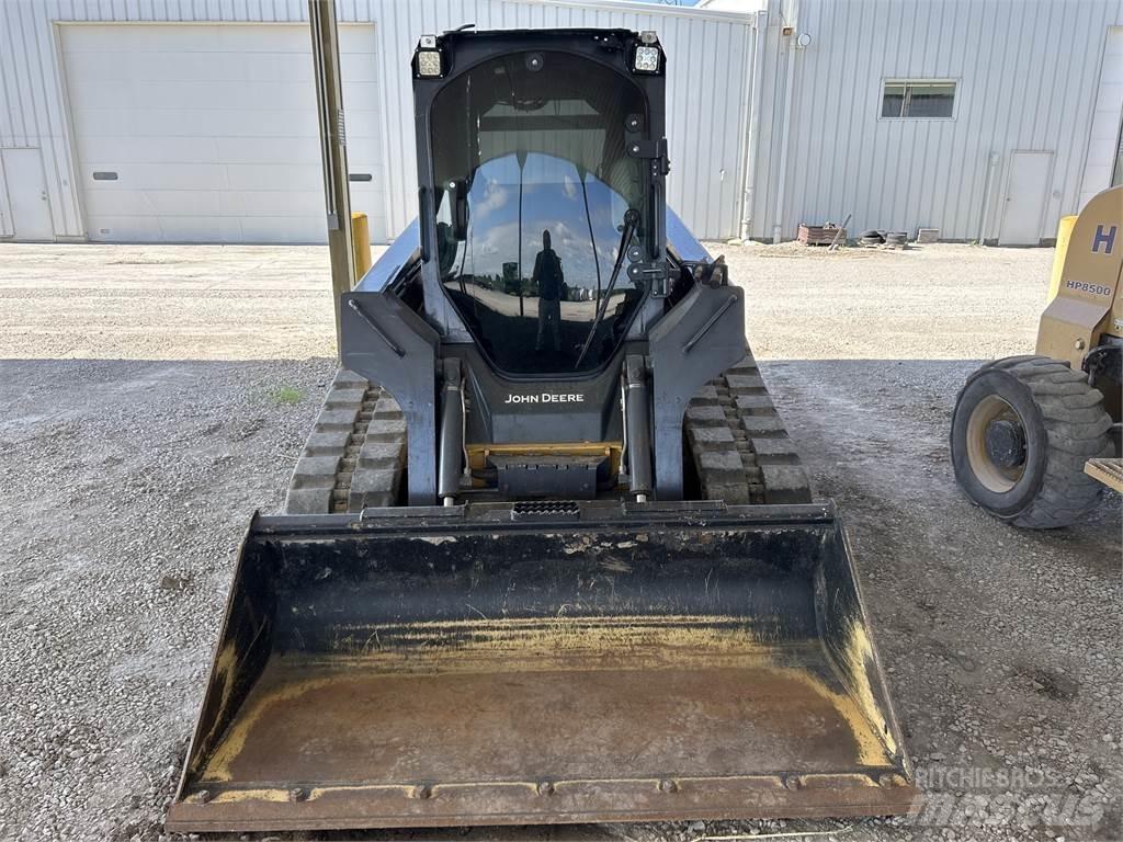 John Deere 323D 小型装载机