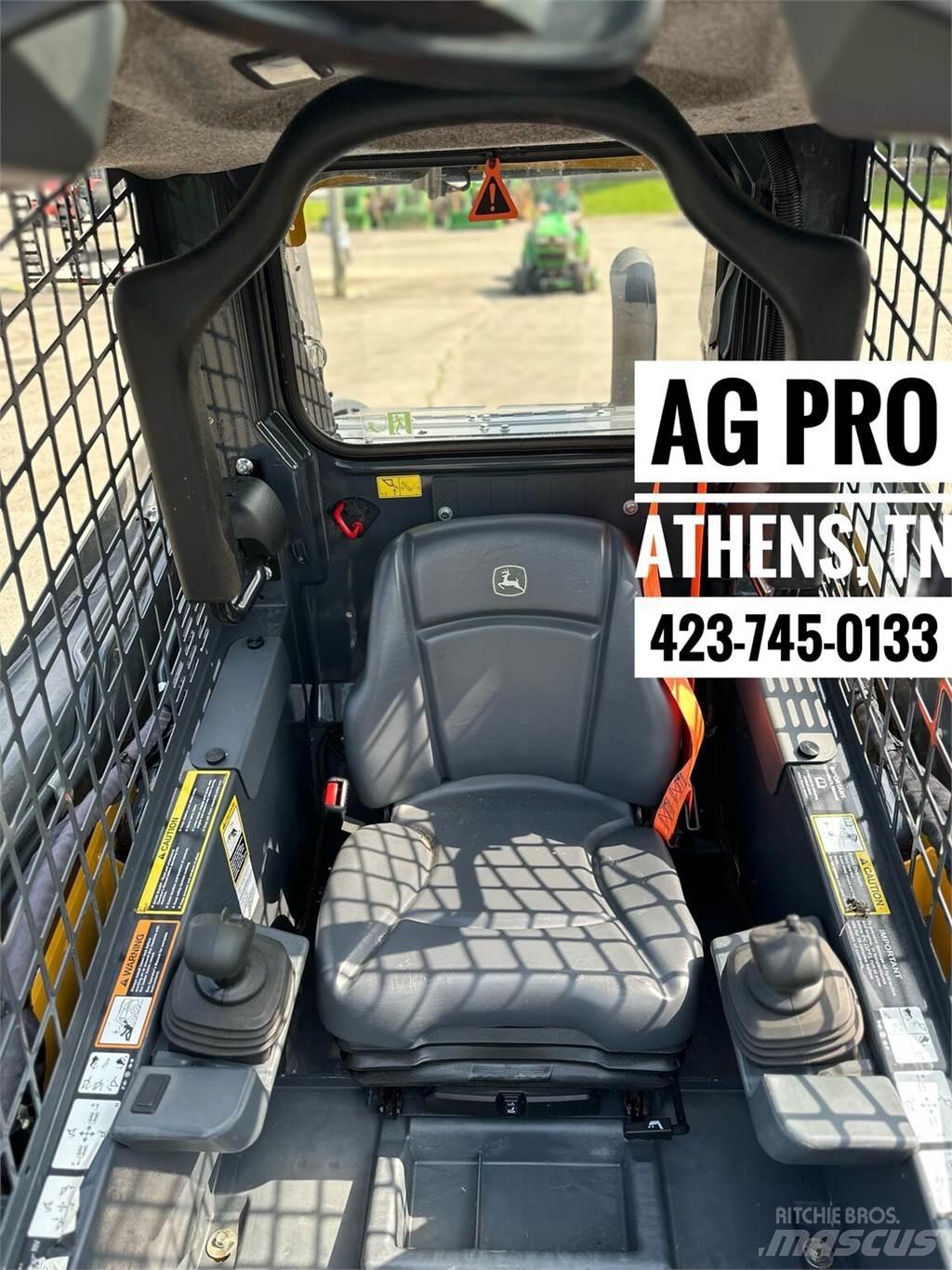 John Deere 324G 滑移装载机
