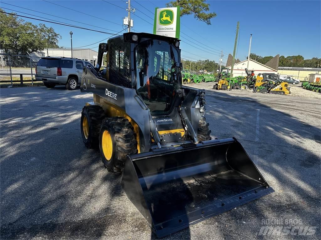 John Deere 324G 滑移装载机