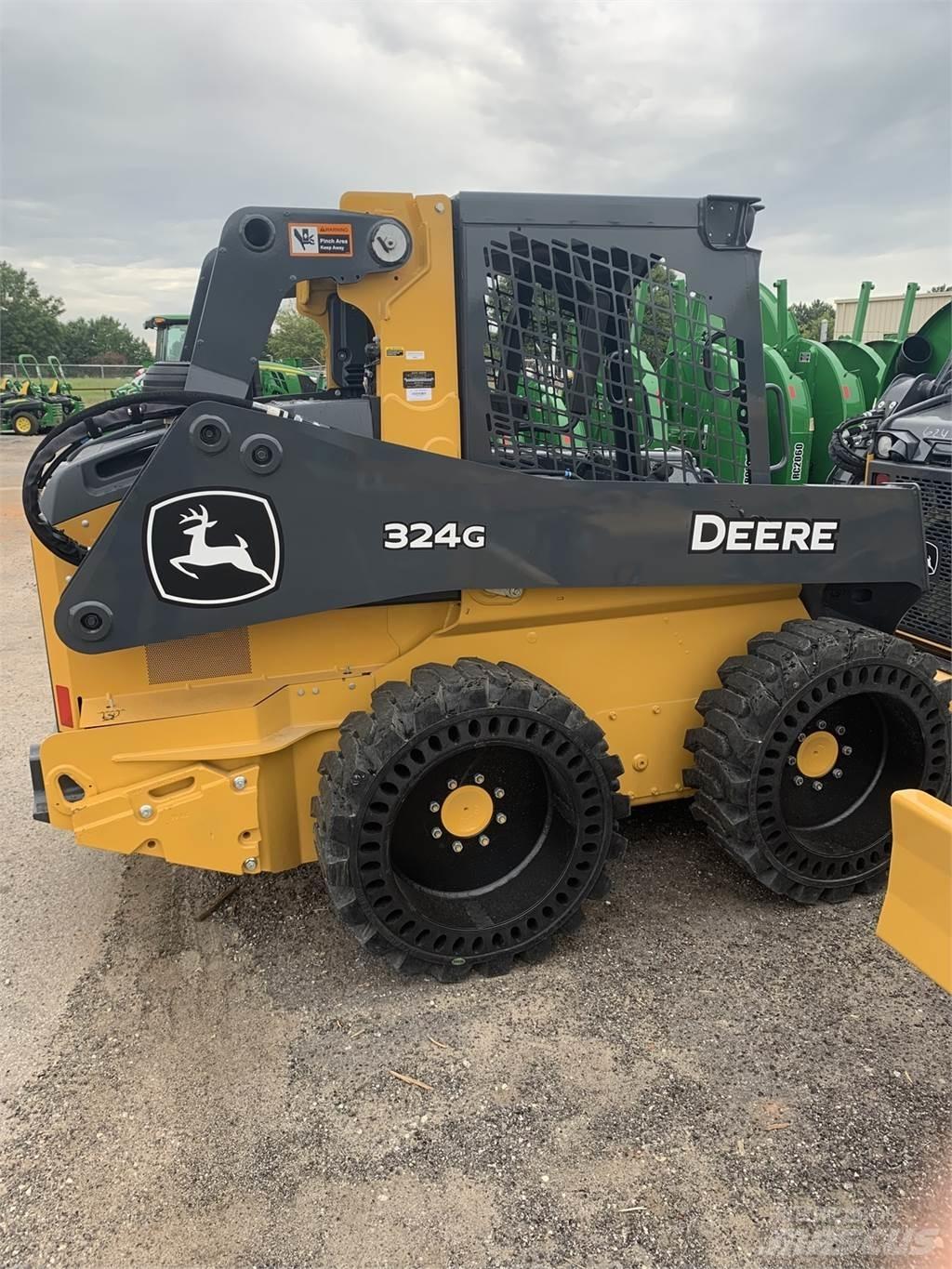 John Deere 324G 滑移装载机