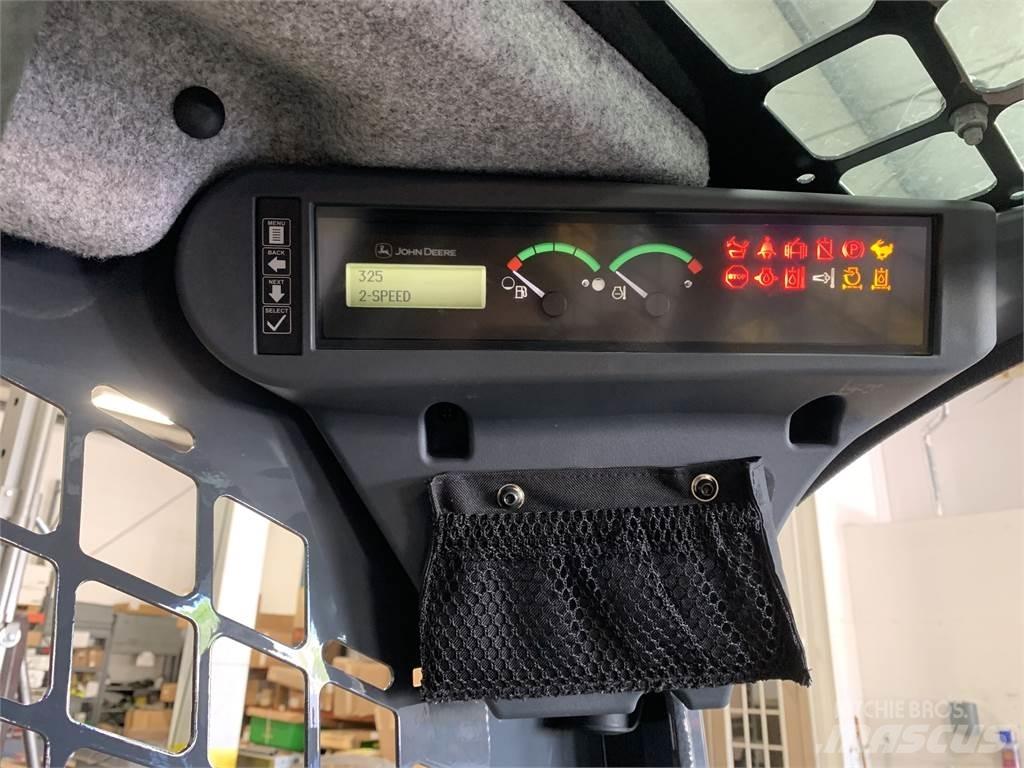 John Deere 325G 小型装载机