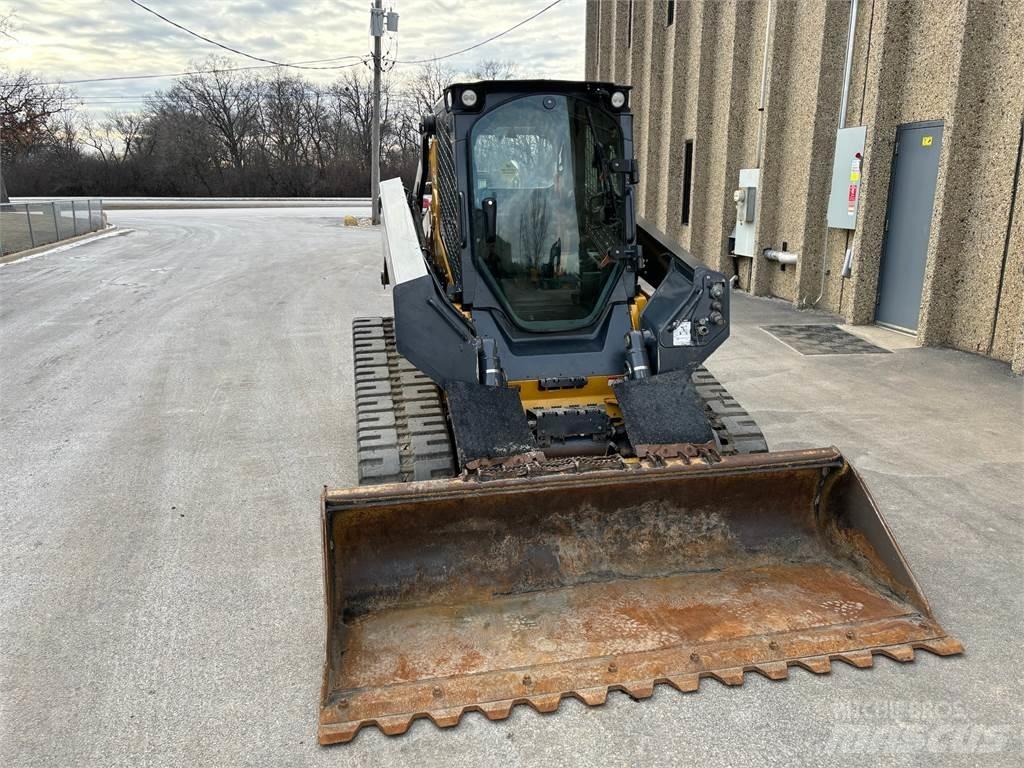 John Deere 333G 小型装载机