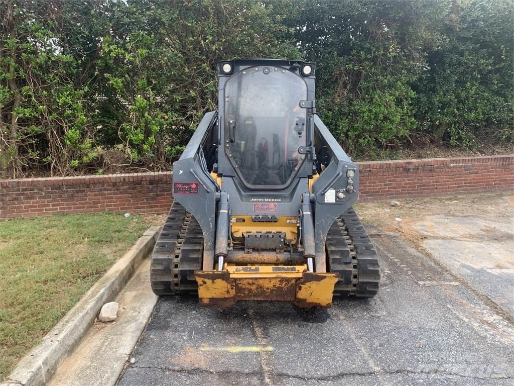John Deere 333G 小型装载机