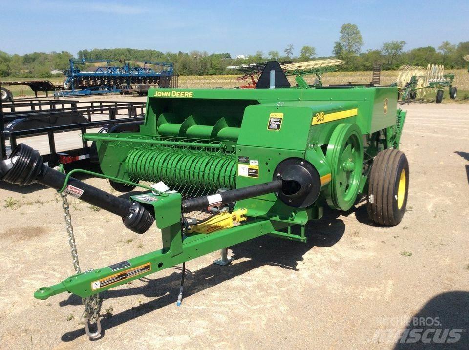 John Deere 348 方捆打捆机