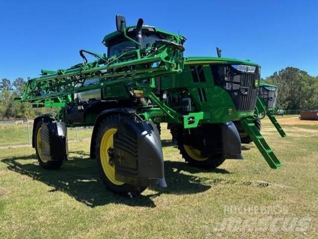 John Deere 408R 牵引式喷雾机
