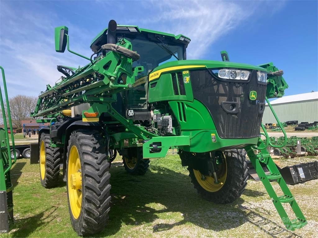 John Deere 410R 牵引式喷雾机