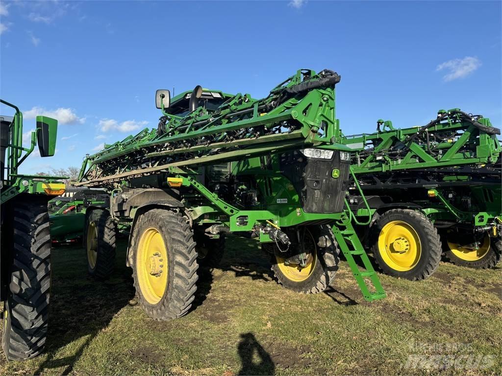 John Deere 412R 牵引式喷雾机