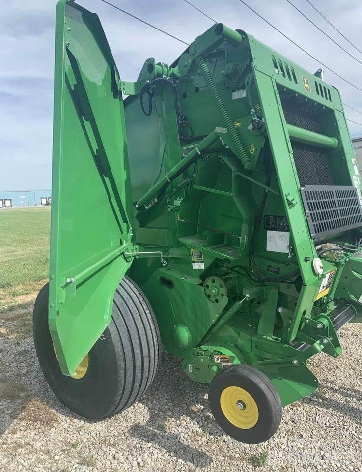 John Deere 450M 圆捆打捆机