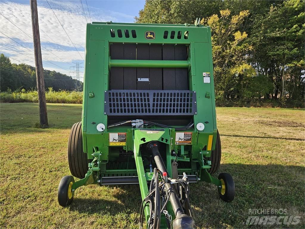 John Deere 451M 圆捆打捆机