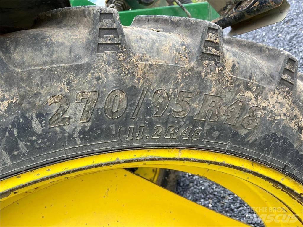 John Deere 4720 牵引式喷雾机