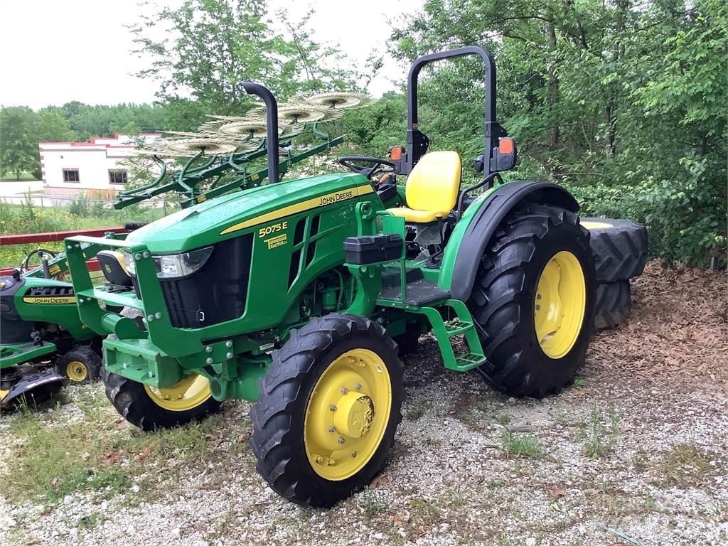 John Deere 5075E 小型拖拉机