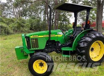 John Deere 5205 拖拉机/农用车