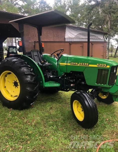 John Deere 5205 拖拉机/农用车