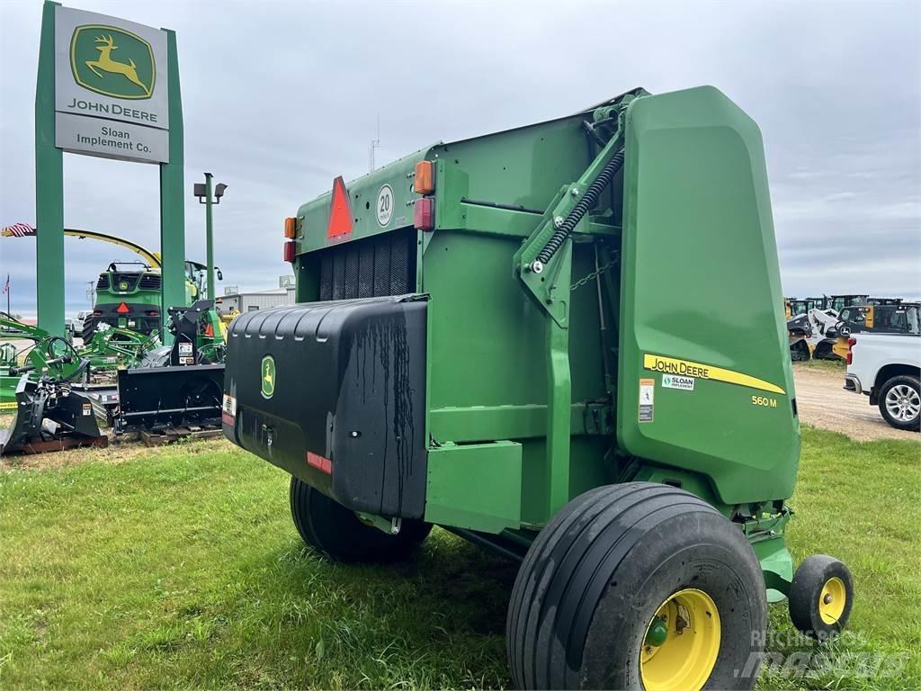 John Deere 560M 圆捆打捆机