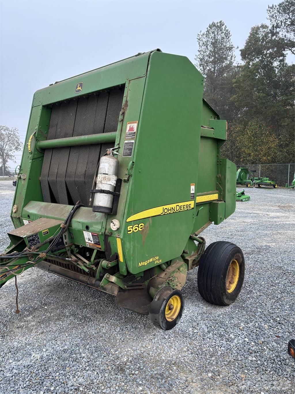 John Deere 568 圆捆打捆机