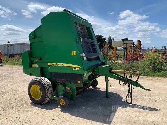 John Deere 592 圆捆打捆机