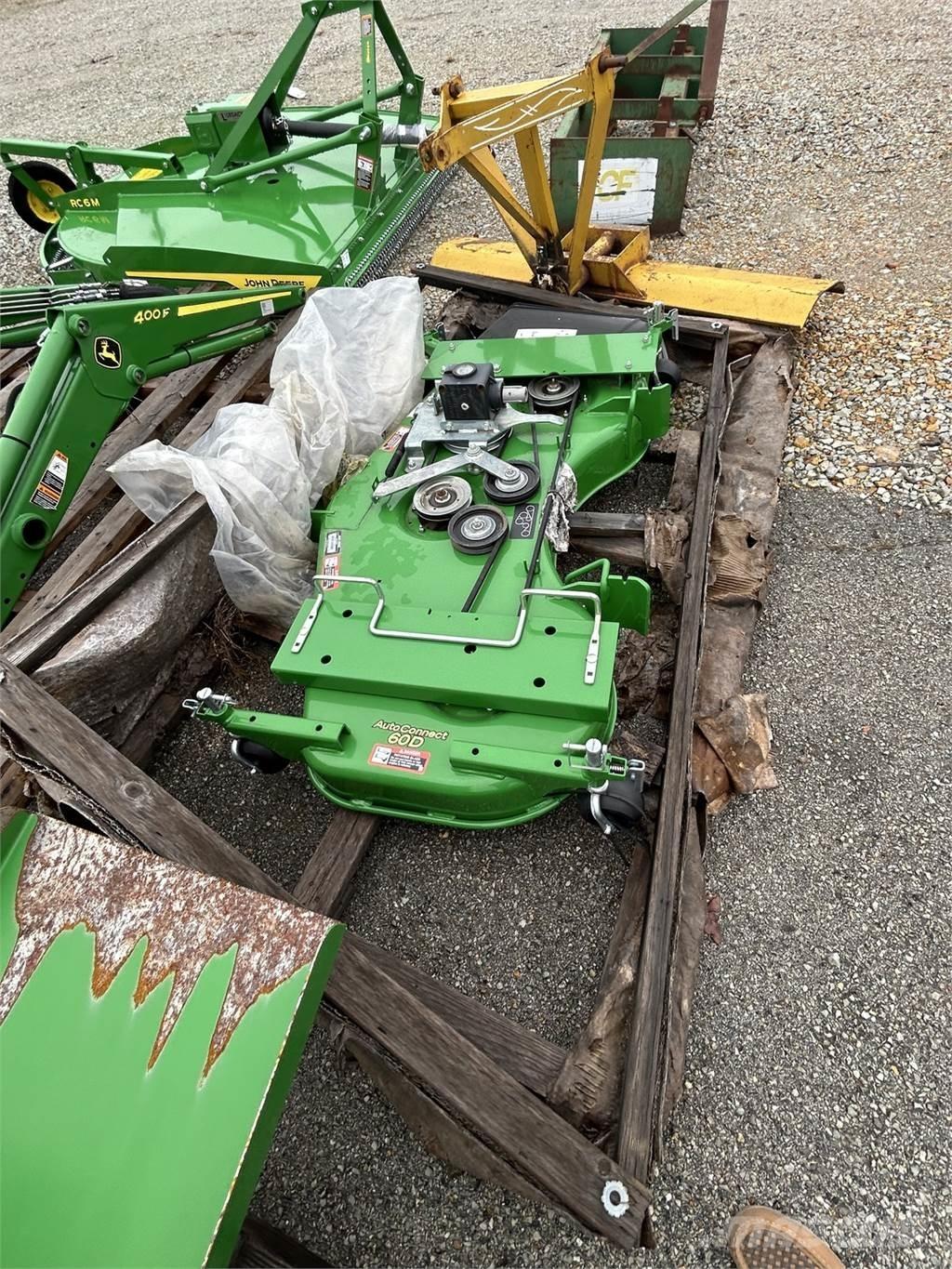 John Deere 60D 割草机