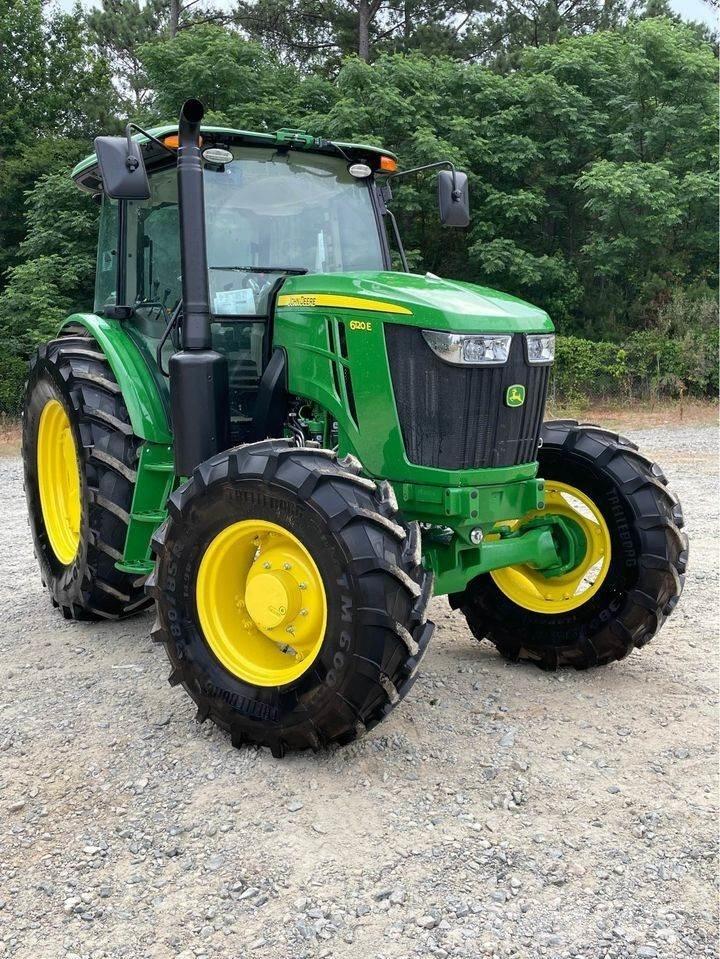 John Deere 6120E 拖拉机/农用车