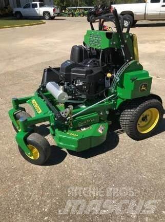 John Deere 636M 骑乘式割草机
