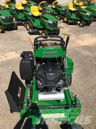 John Deere 636M 骑乘式割草机