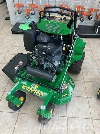 John Deere 636M 骑乘式割草机