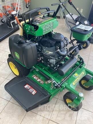 John Deere 636M 骑乘式割草机
